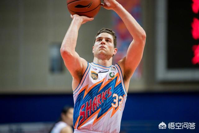 卢克肖又受伤了！距离上次复出踢了3场比赛98分钟